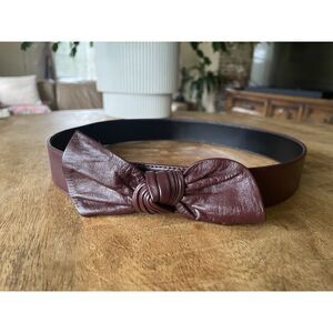 Elegant Brown Leather Belt with Bow Accent